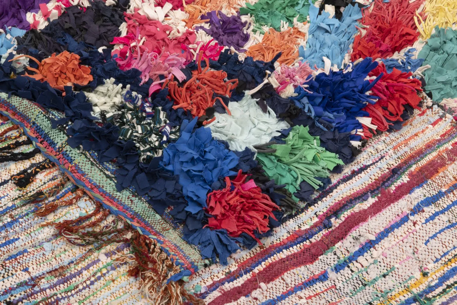 Marokkói Boucherouite szőnyeg 250 x 140 cm
