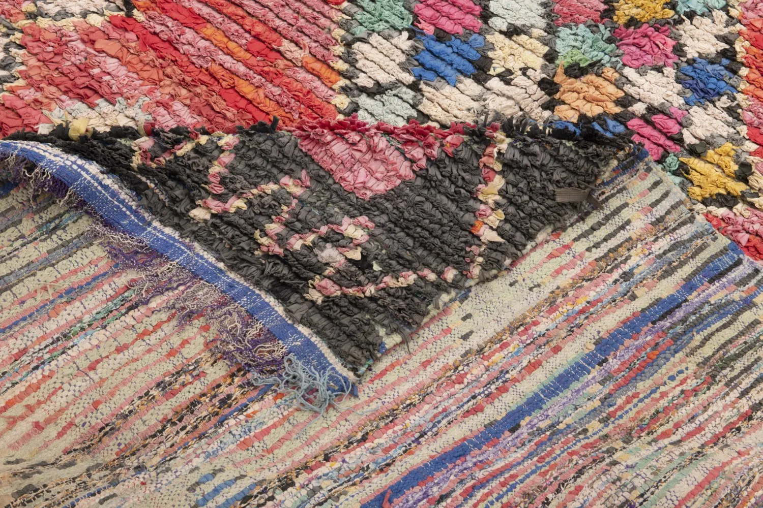 Marokkói Boucherouite szőnyeg 230 x 155 cm
