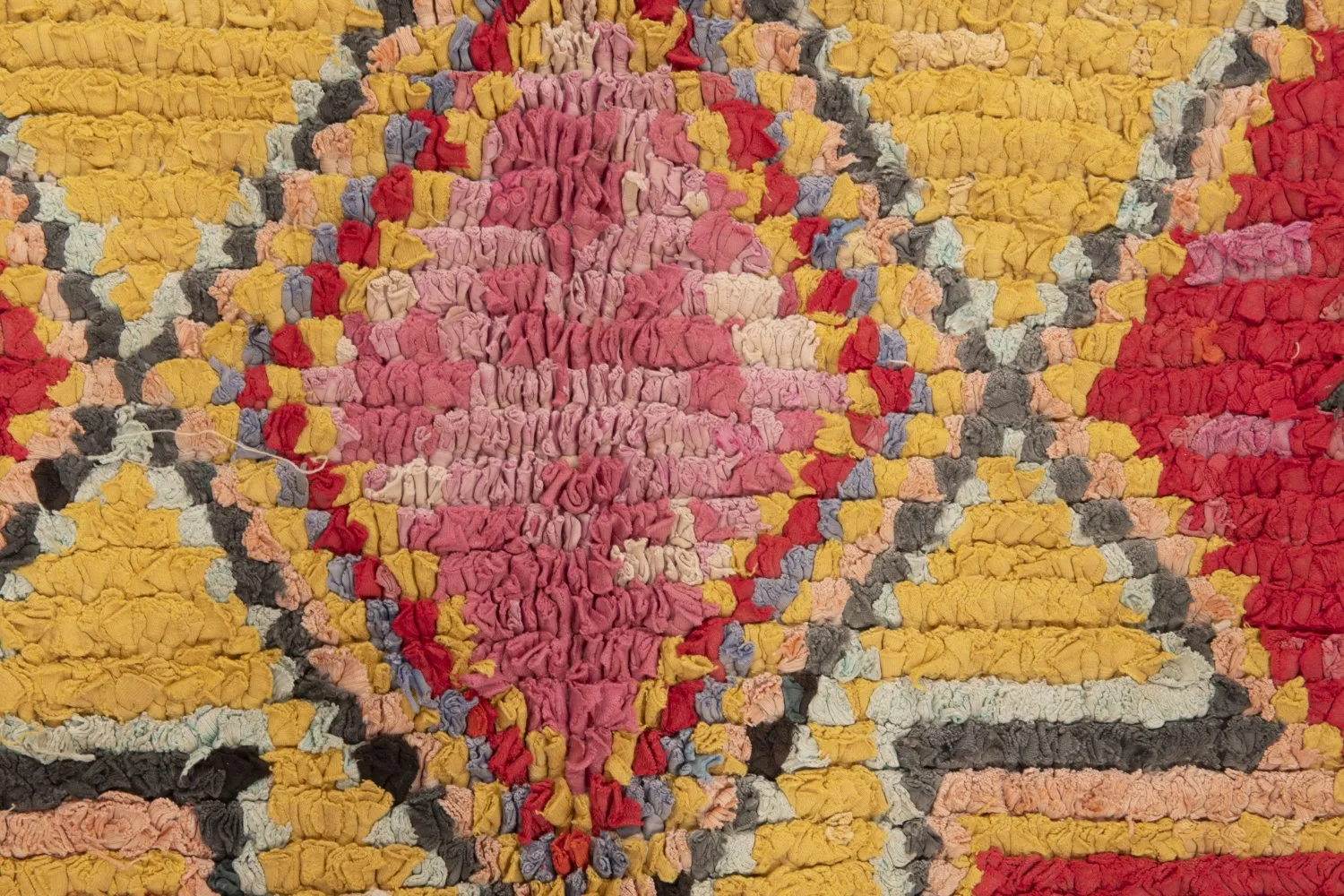 Marokkói Boucherouite szőnyeg 250 x 145 cm