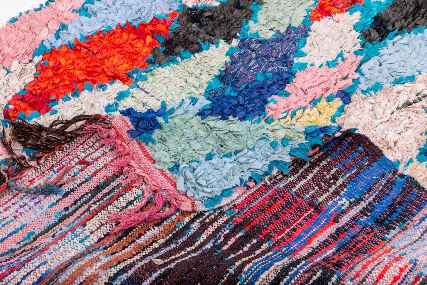 Marokkói Boucherouite szőnyeg 200 x 130 cm