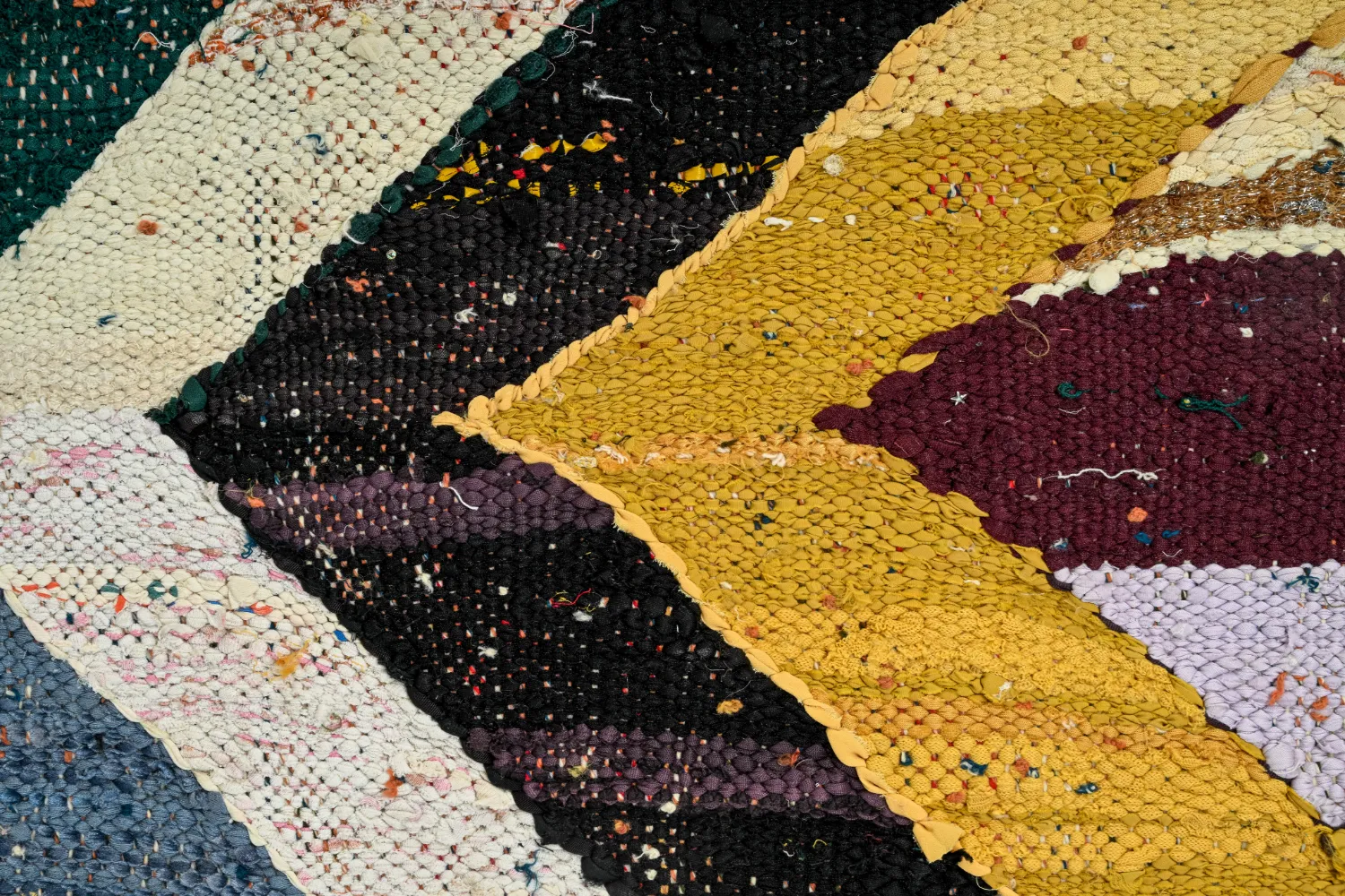Marokkói Boucherouite szőnyeg 135 x 260 cm