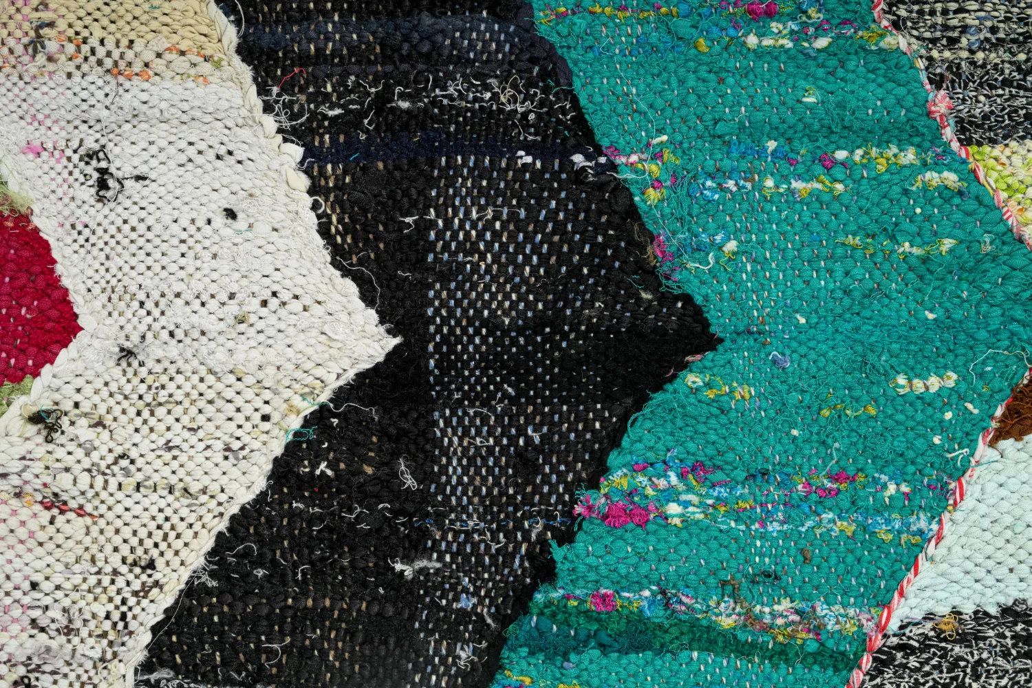 Marokkói Boucherouite szőnyeg 140 x 265 cm