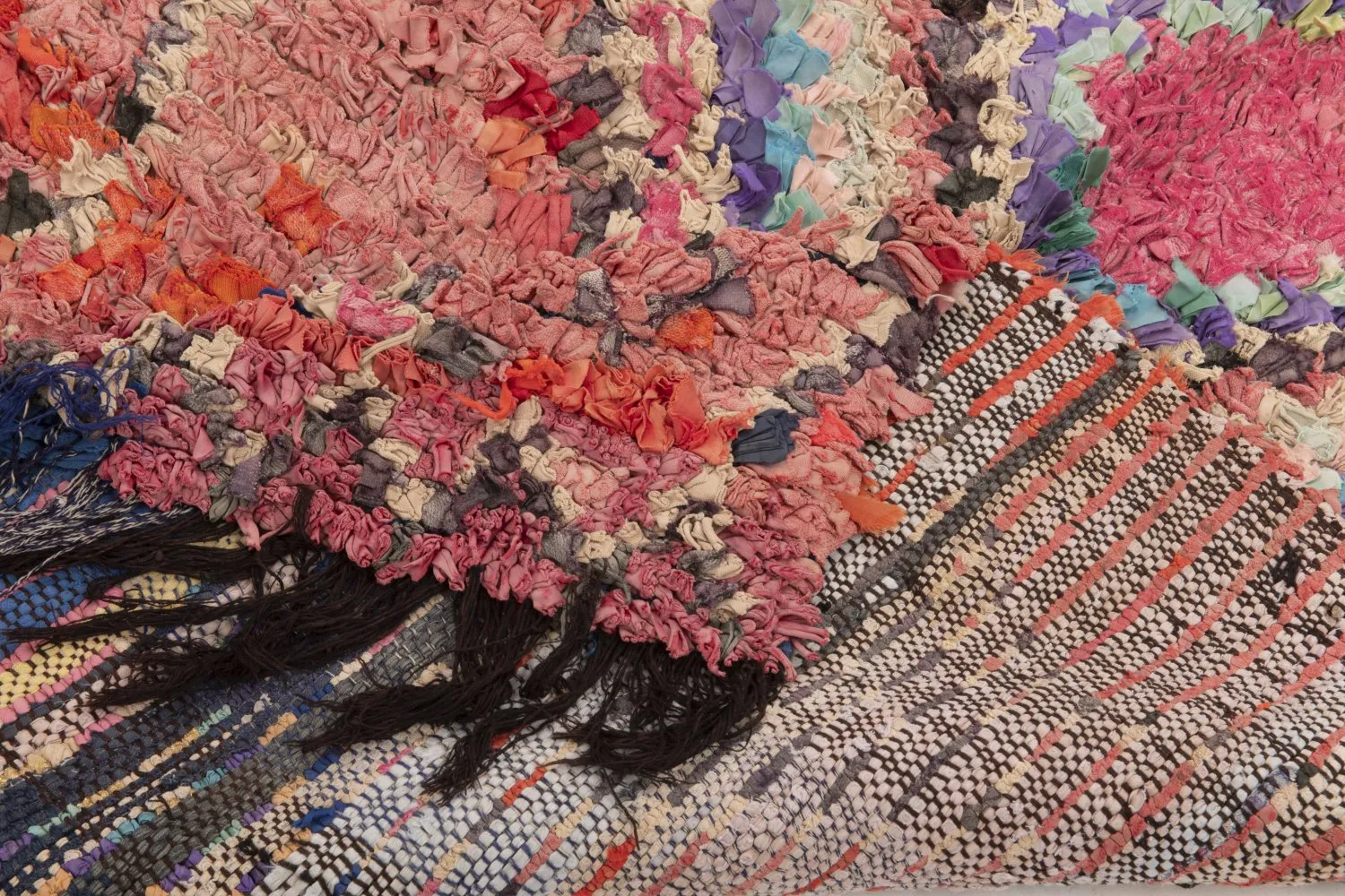 Marokkói Boucherouite szőnyeg 245 x 105 cm