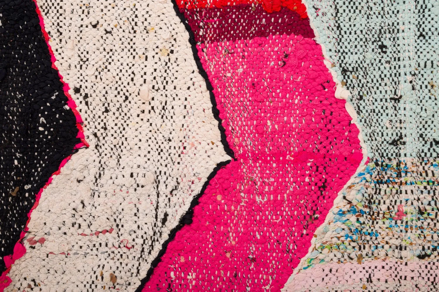 Marokkói Boucherouite szőnyeg 125 x 220 cm