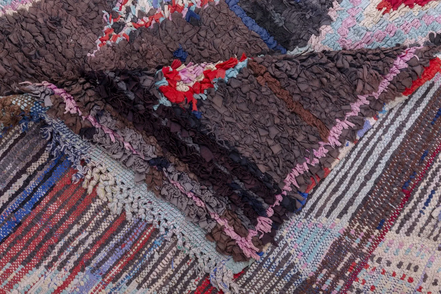 Marokkói Boucherouite szőnyeg 270 x 150 cm