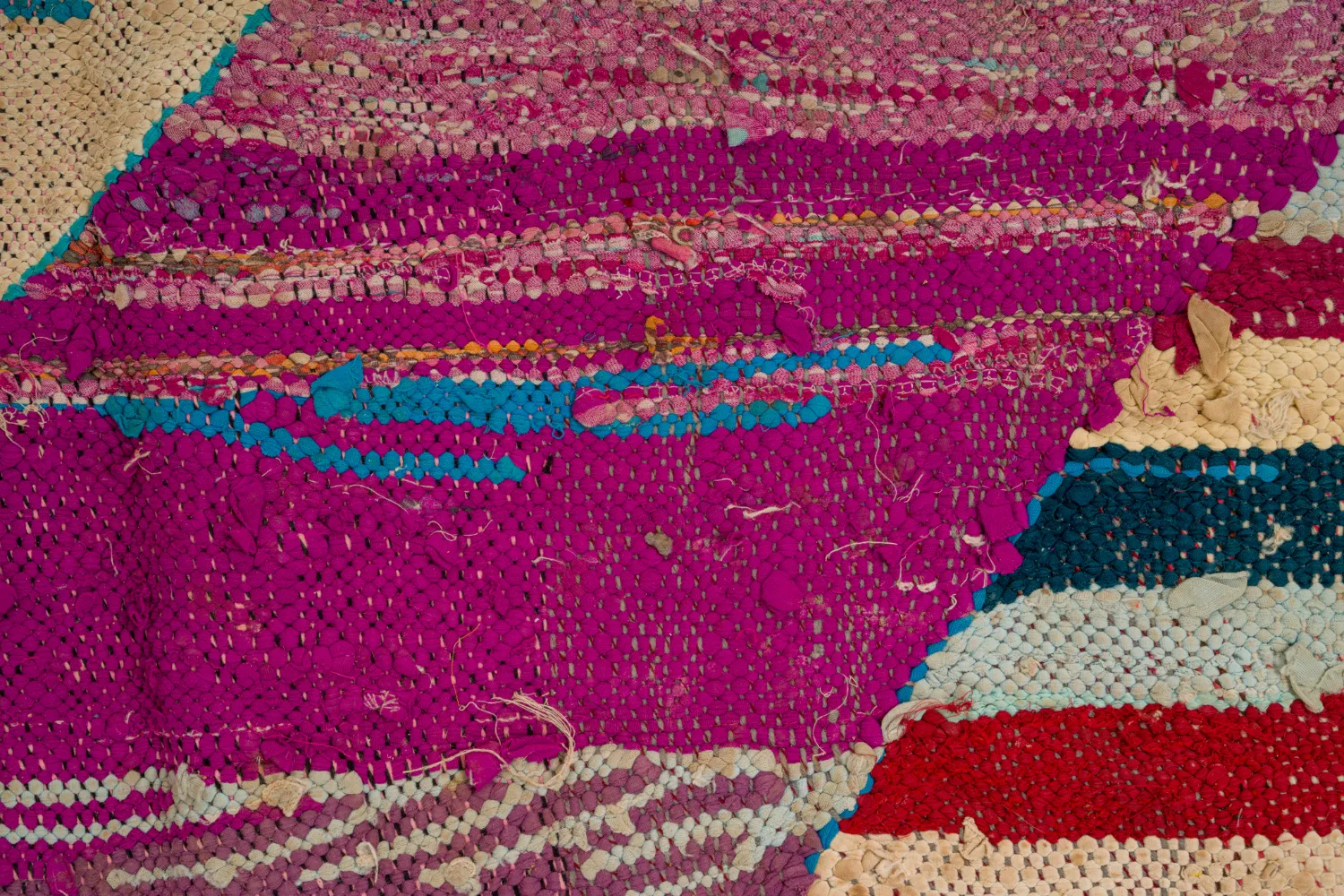 Marokkói Boucherouite szőnyeg 135 x 245 cm