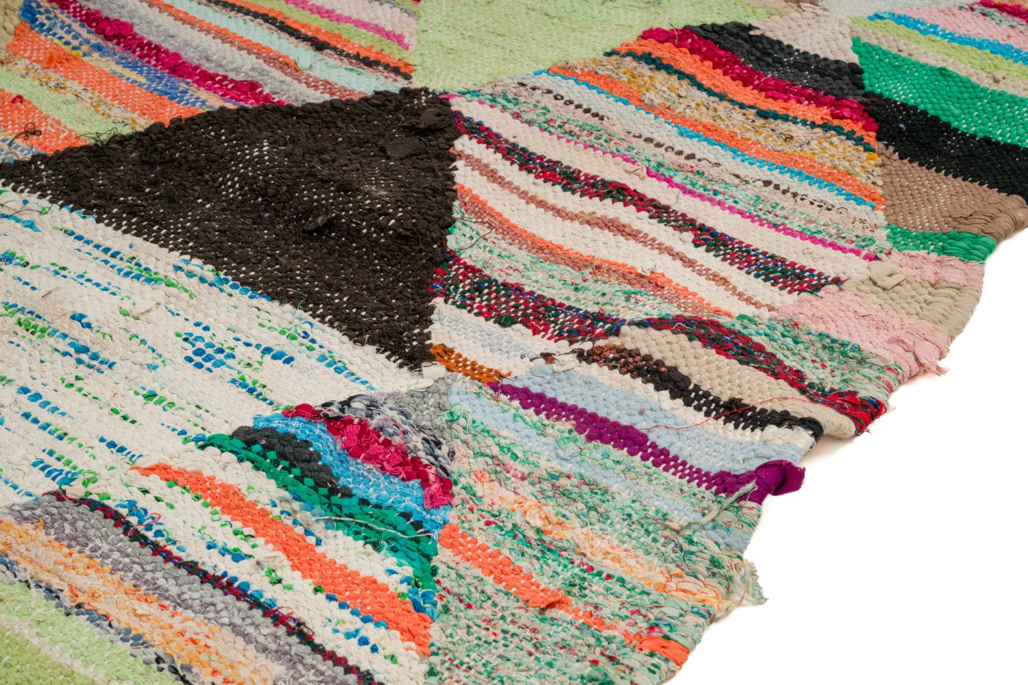 Marokkói Boucherouite szőnyeg 140 x 250 cm