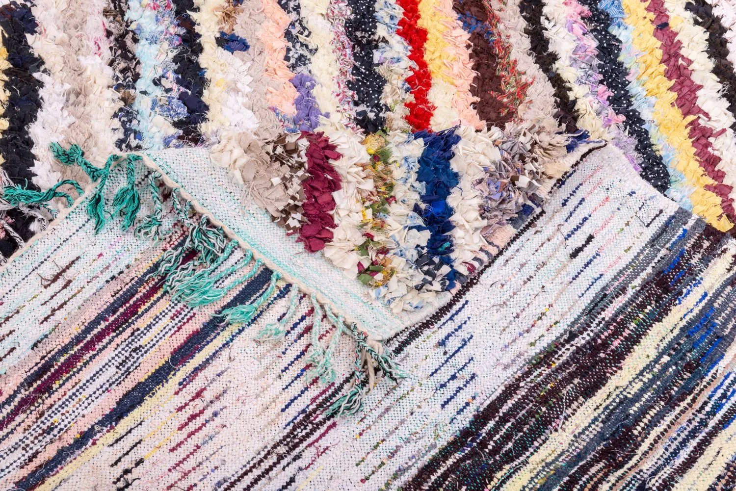 Marokkói Boucherouite szőnyeg 240 x 150 cm