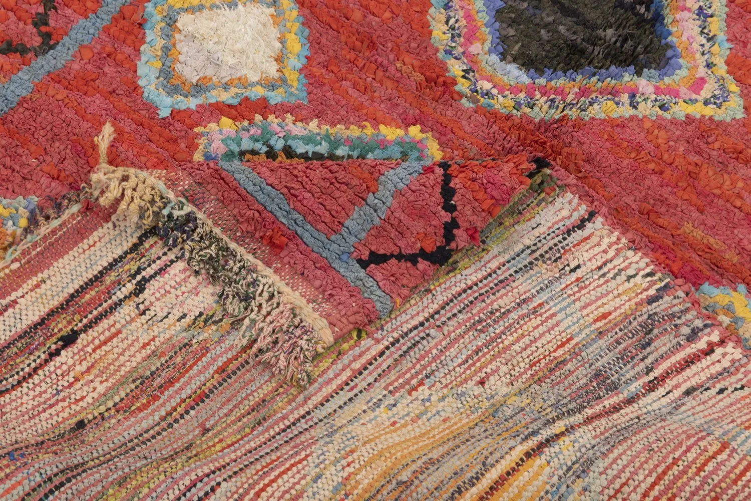 Marokkói Boucherouite szőnyeg 200 x 120 cm
