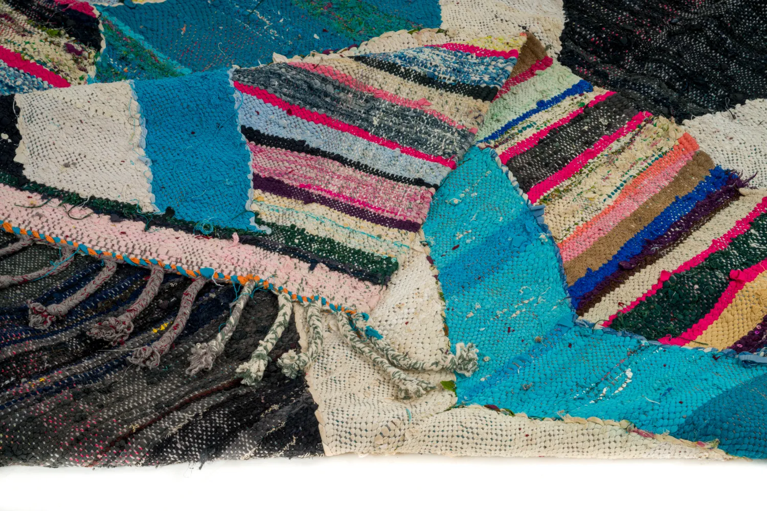 Marokkói Boucherouite szőnyeg 140 x 255 cm