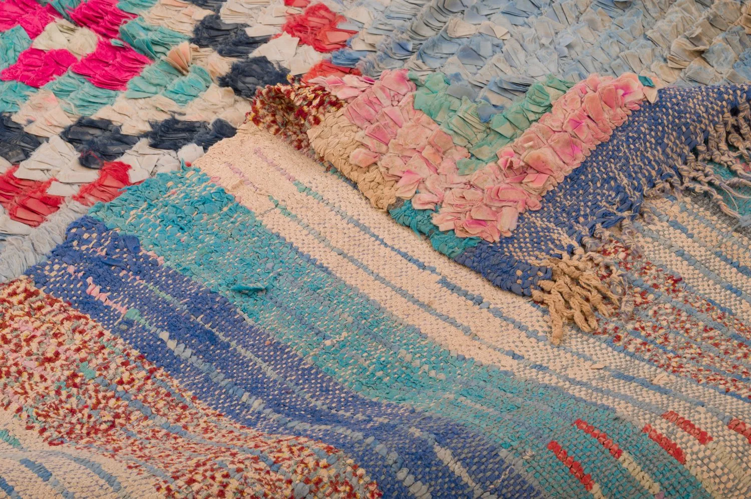 Marokkói Boucherouite szőnyeg 125 x 340 cm