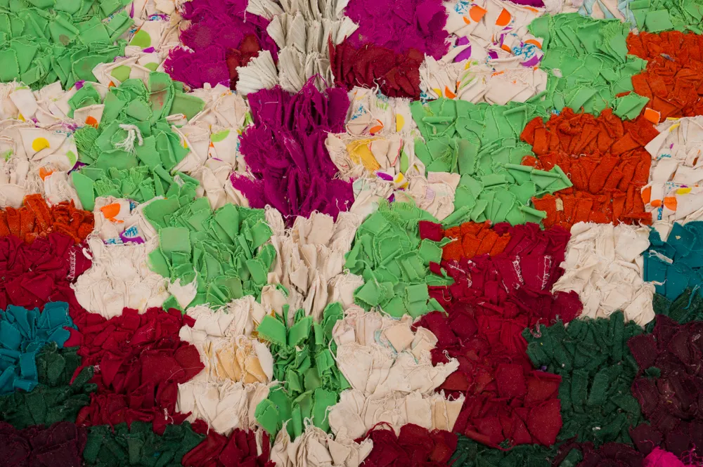 Marokkói Boucherouite szőnyeg 245 x 135 cm