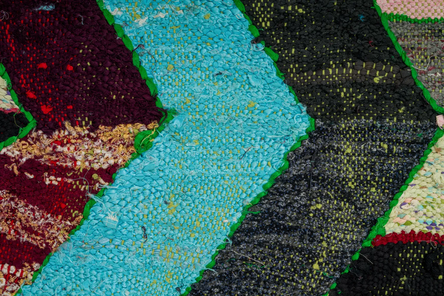 Marokkói Boucherouite szőnyeg 115 x 215 cm