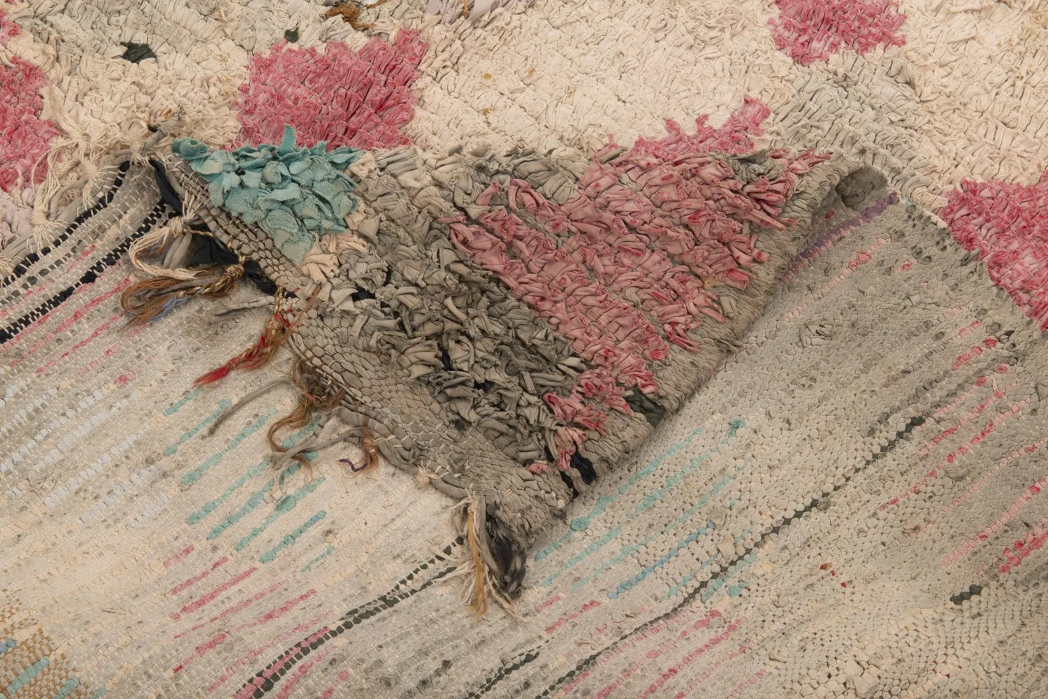 Marokkói Boucherouite szőnyeg 205 x 170 cm