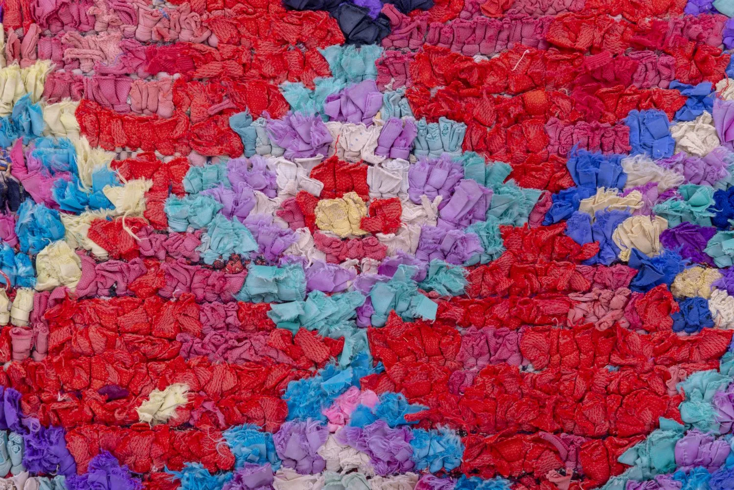 Marokkói Boucherouite szőnyeg 245 x 150 cm