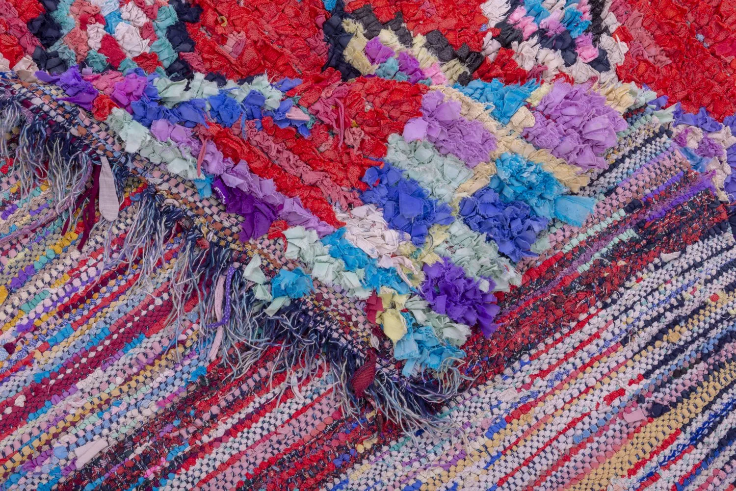 Marokkói Boucherouite szőnyeg 245 x 150 cm