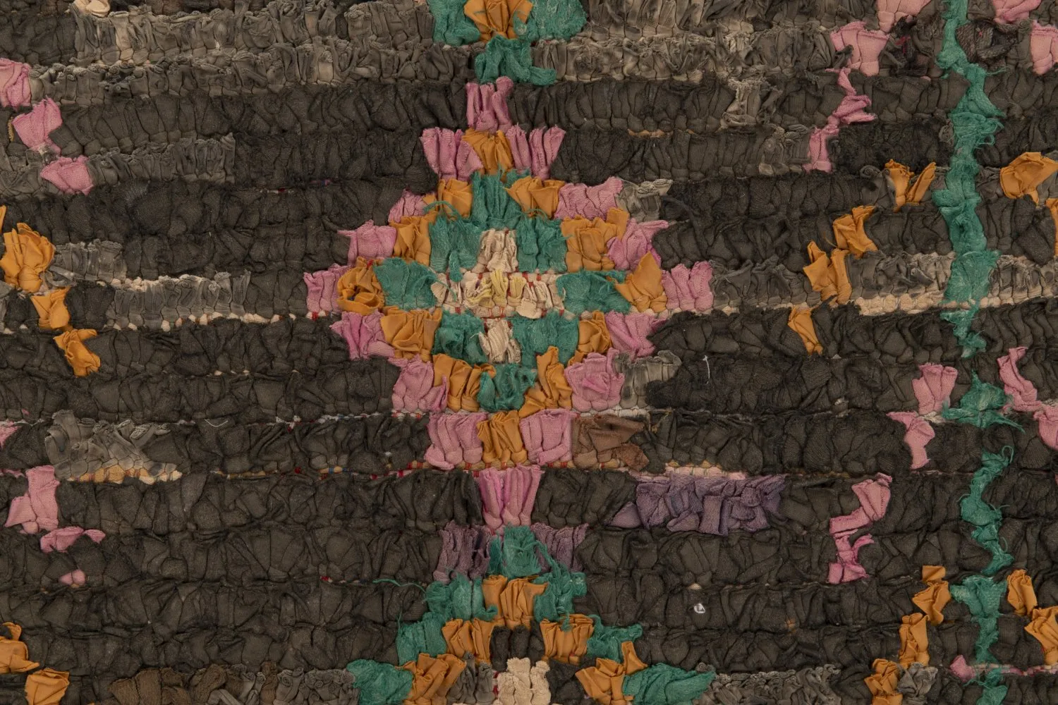 Marokkói Boucherouite szőnyeg 180 x 120 cm