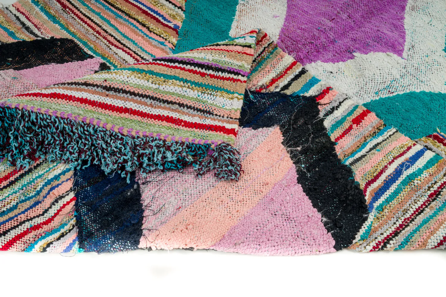 Marokkói Boucherouite szőnyeg 140 x 255 cm