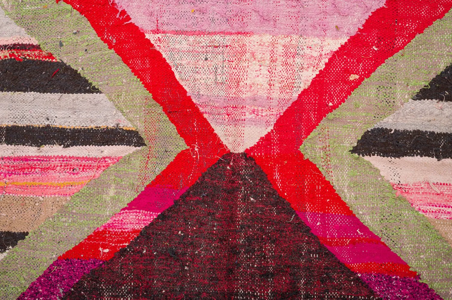 Marokkói Boucherouite szőnyeg 135 x 245 cm