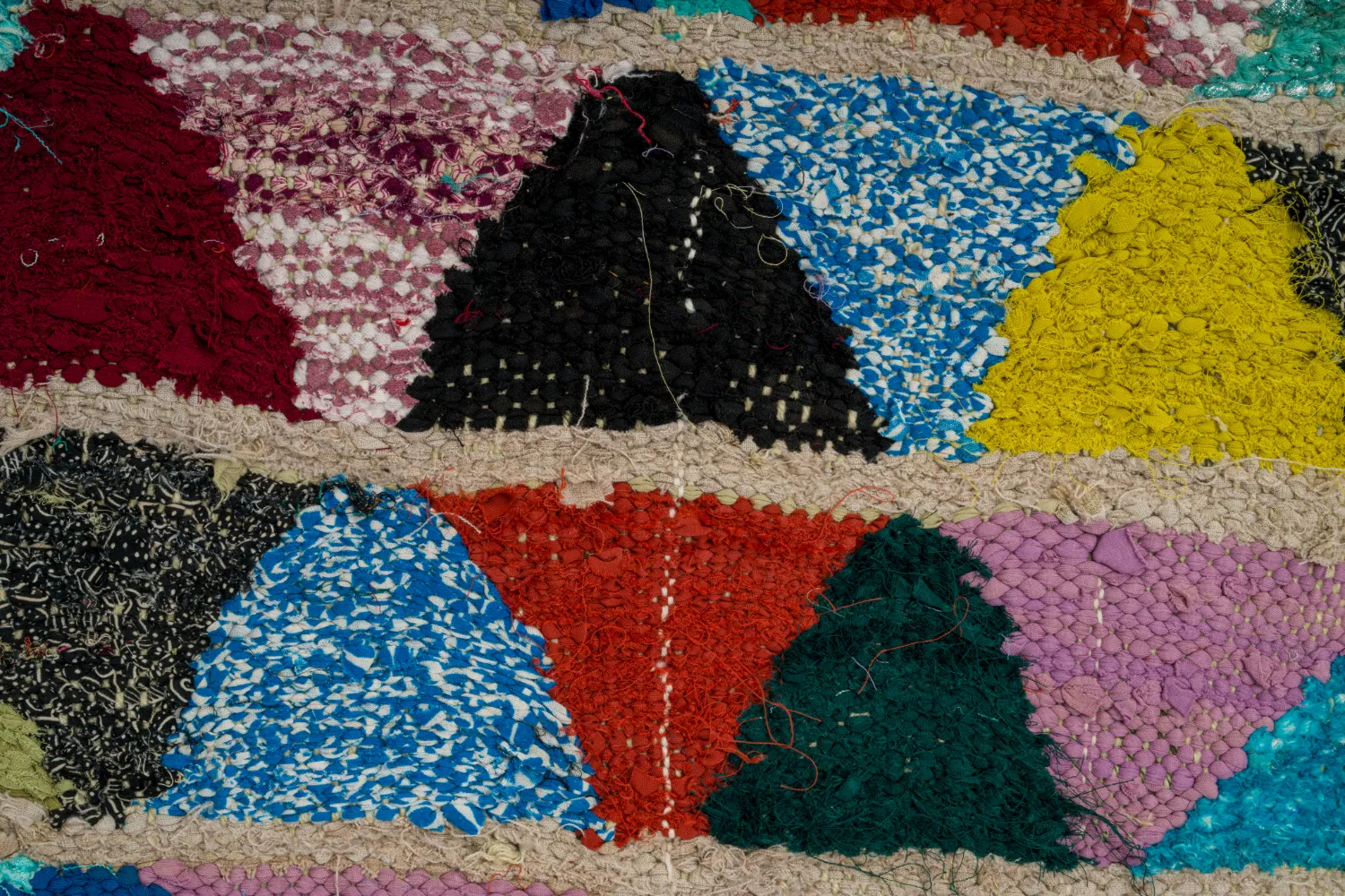 Marokkói Boucherouite szőnyeg 125 x 255 cm