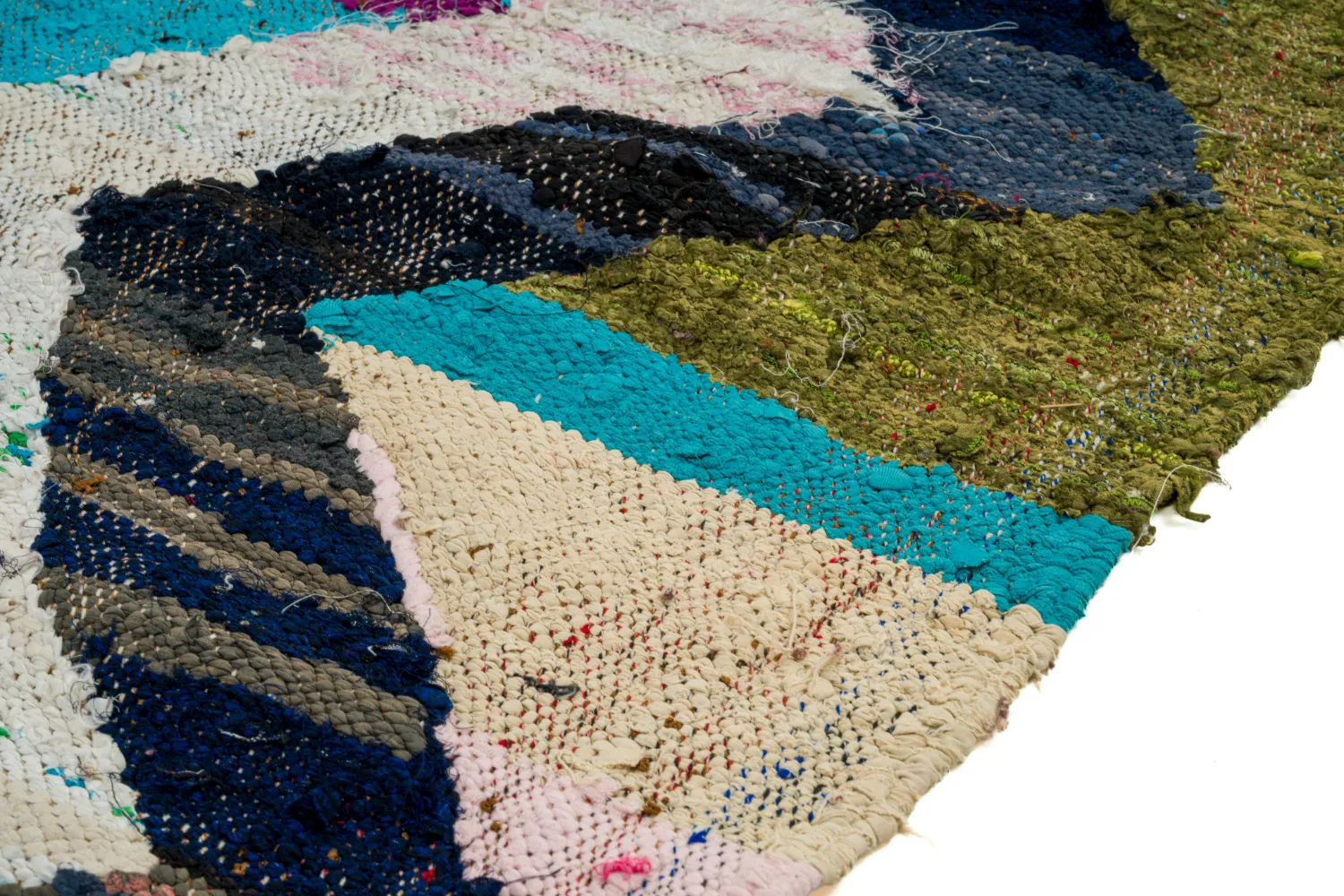 Marokkói Boucherouite szőnyeg 135 x 230 cm