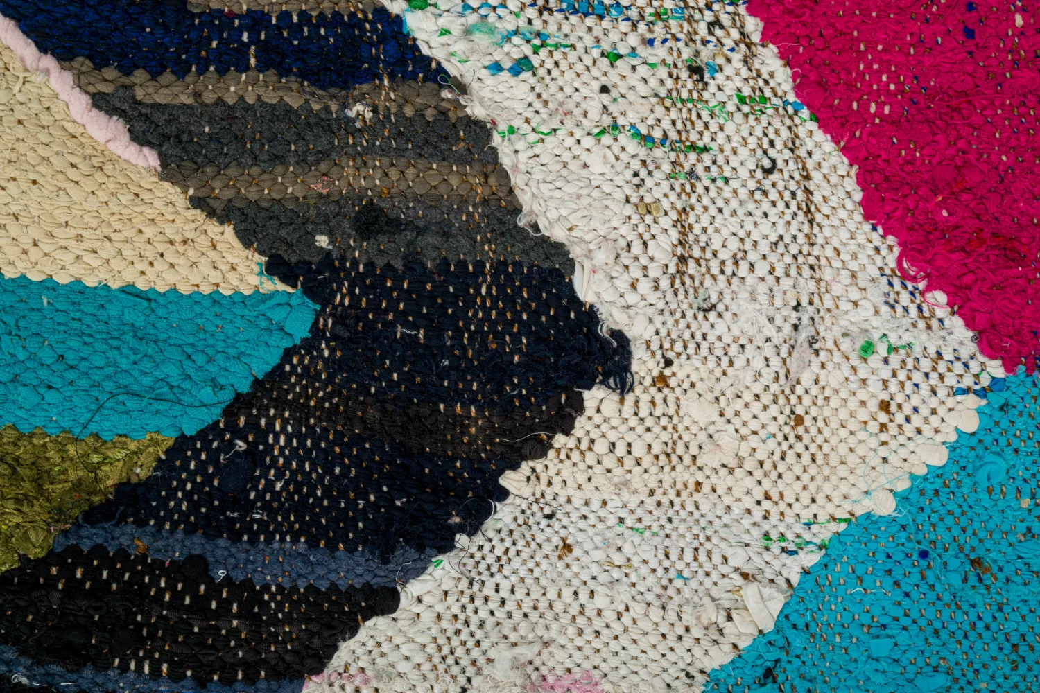 Marokkói Boucherouite szőnyeg 135 x 230 cm