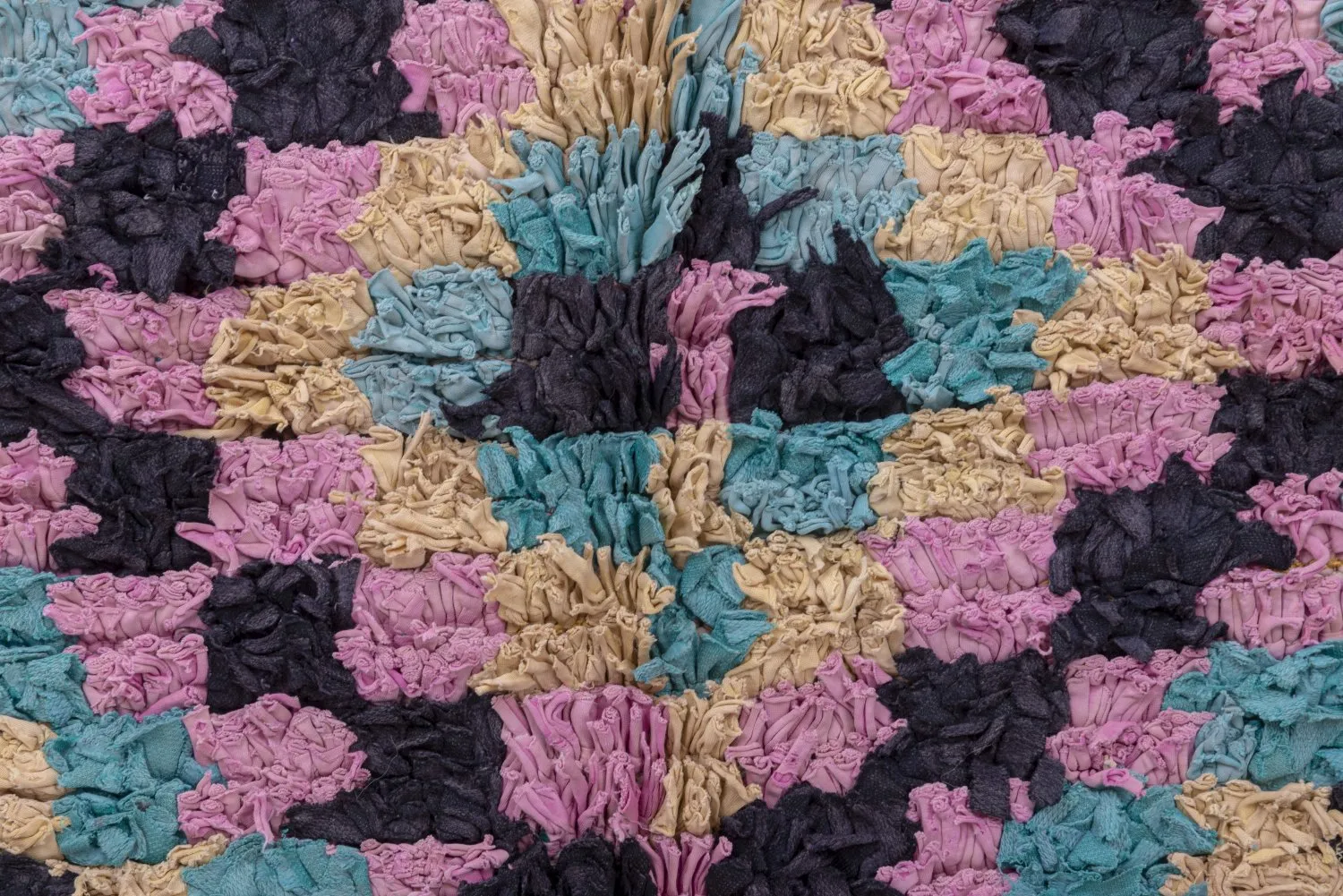 Marokkói Boucherouite szőnyeg 240 x 140 cm