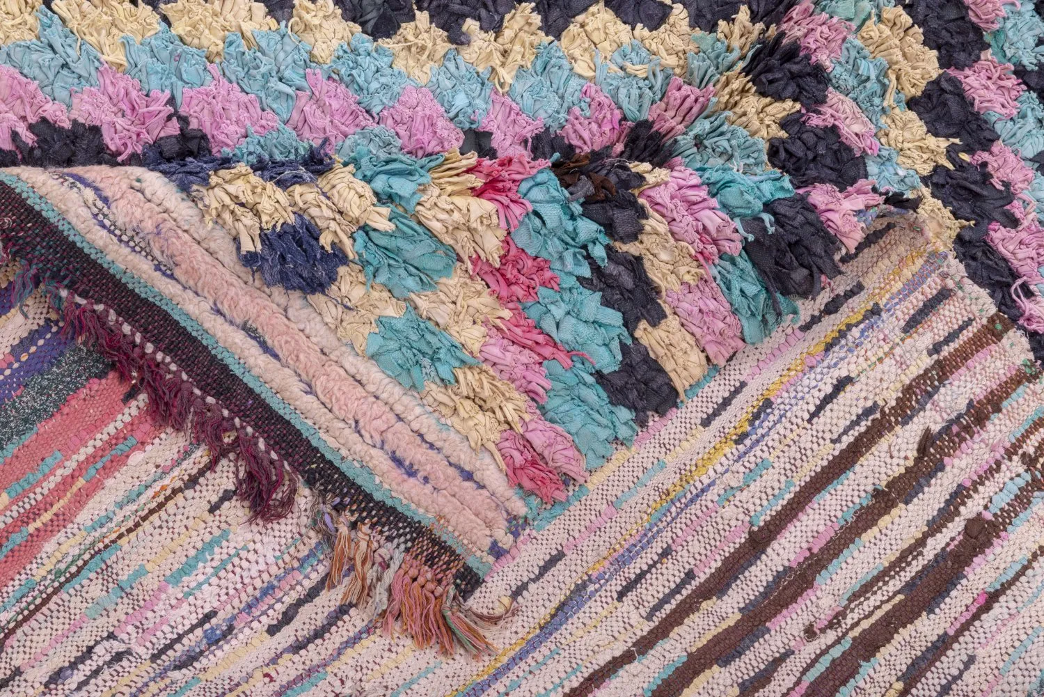 Marokkói Boucherouite szőnyeg 240 x 140 cm