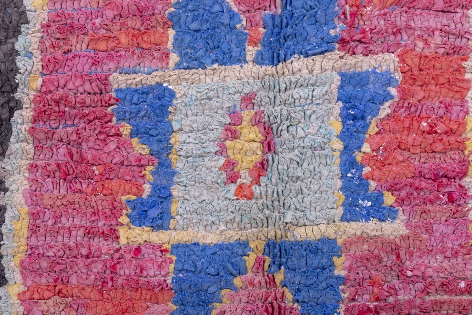 Marokkói Boucherouite szőnyeg 225 x 130 cm