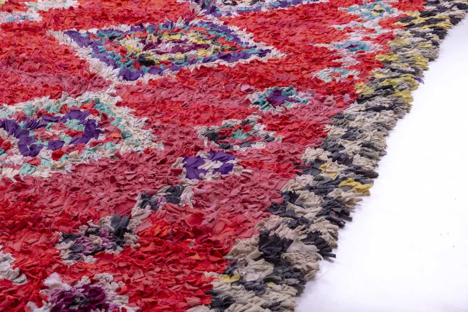 Marokkói Boucherouite szőnyeg 220 x 125 cm