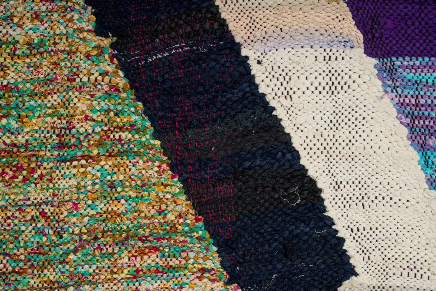 Marokkói Boucherouite szőnyeg 135 x 255 cm