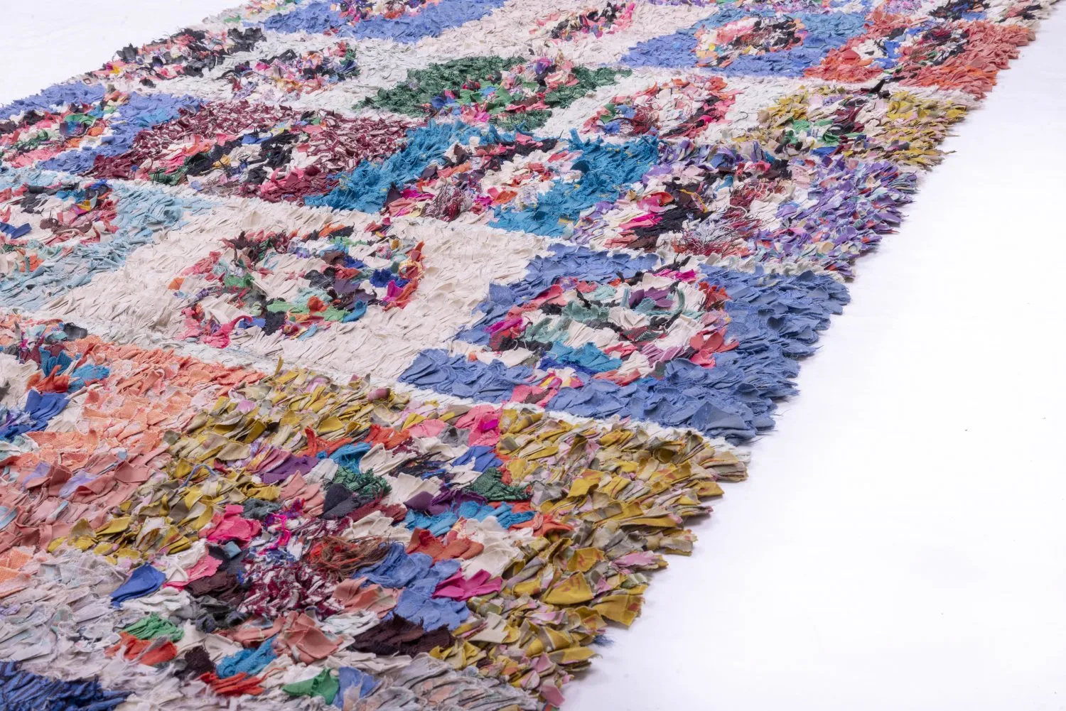 Marokkói Boucherouite szőnyeg 245 x 130 cm