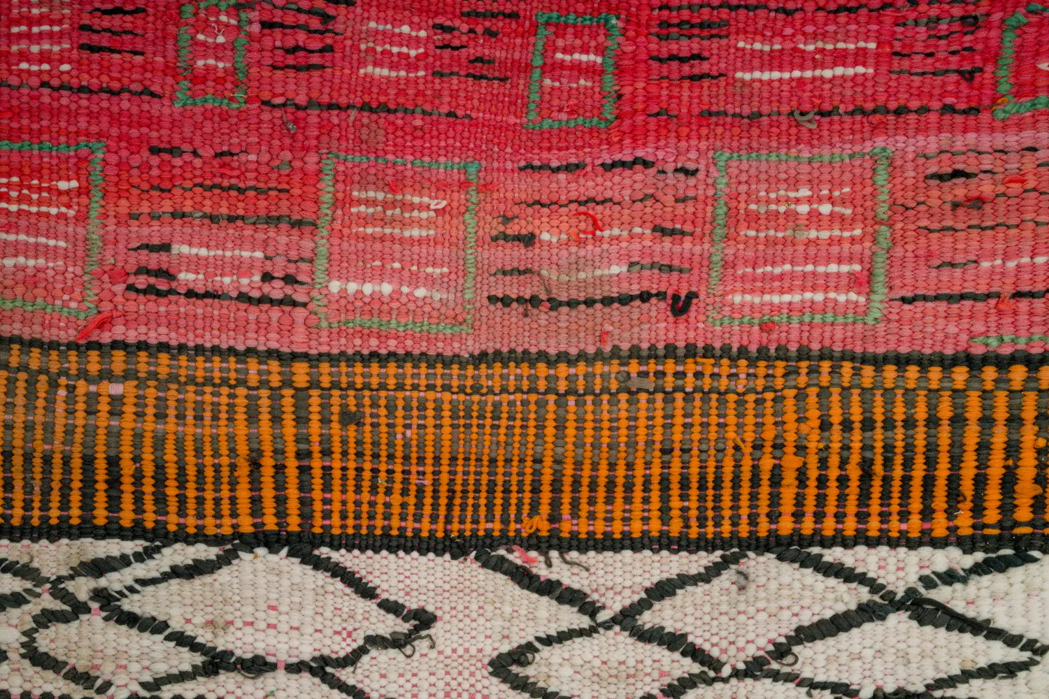 Marokkói Boucherouite szőnyeg 150 x 365 cm