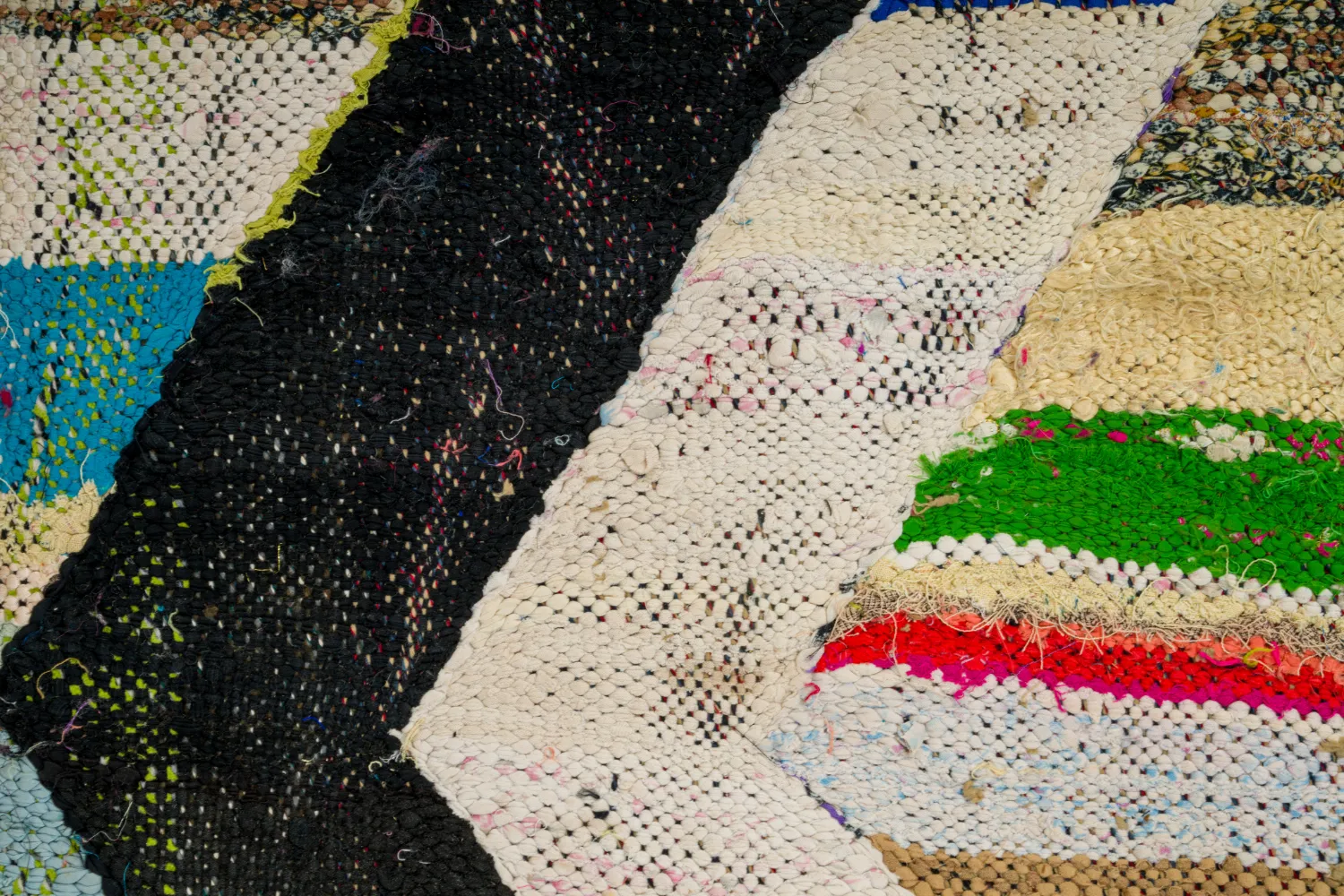 Marokkói Boucherouite szőnyeg 135 x 250 cm