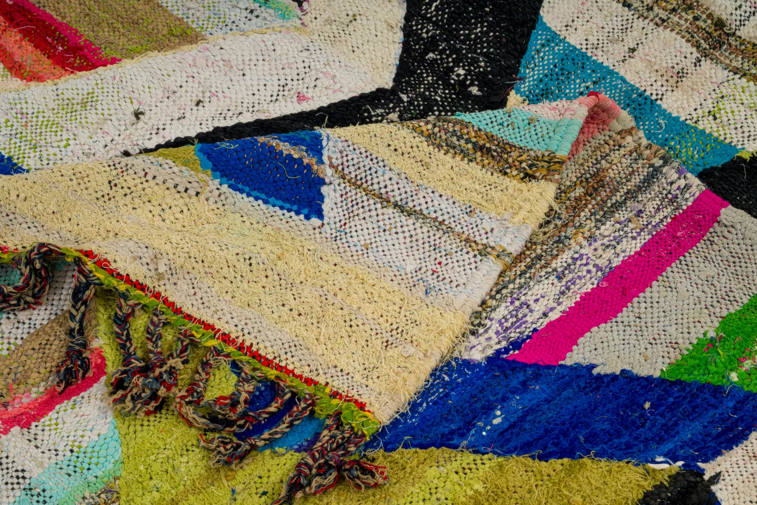 Marokkói Boucherouite szőnyeg 135 x 250 cm