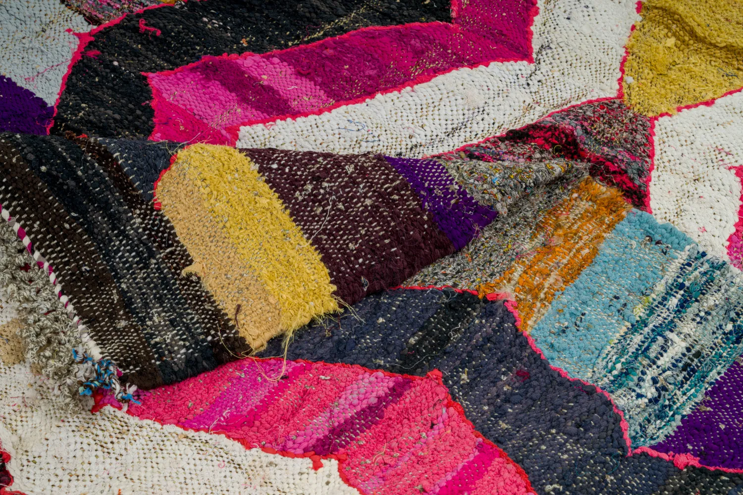 Marokkói Boucherouite szőnyeg 150 x 255 cm