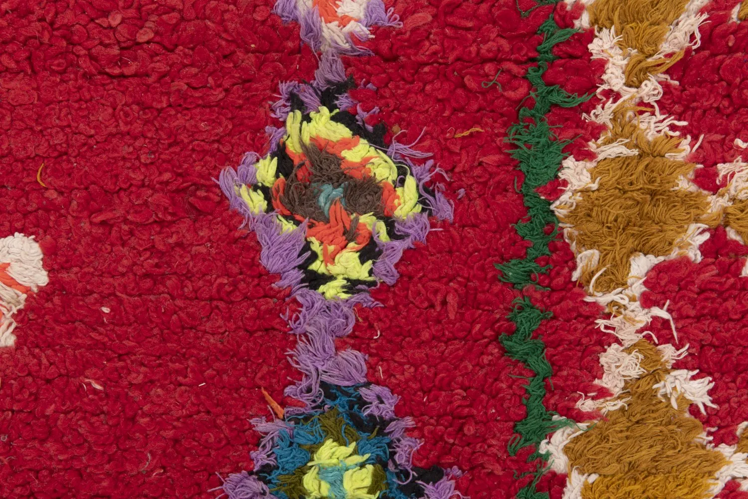 Marokkói Boucherouite szőnyeg 255 x 150 cm