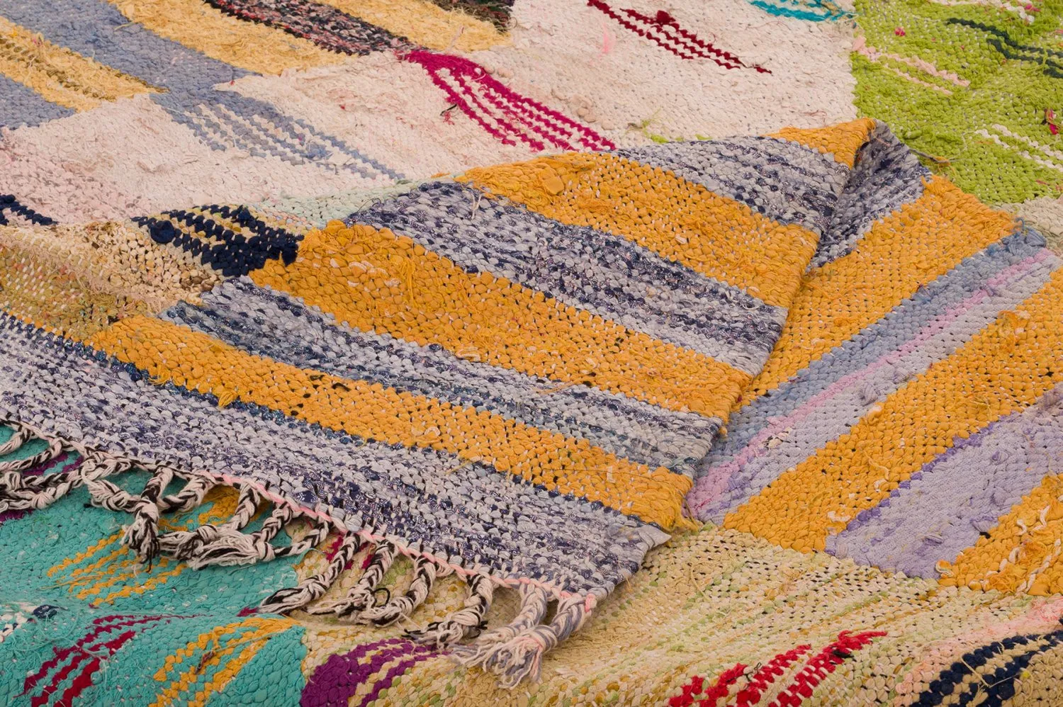 Marokkói Boucherouite szőnyeg 140 x 250 cm