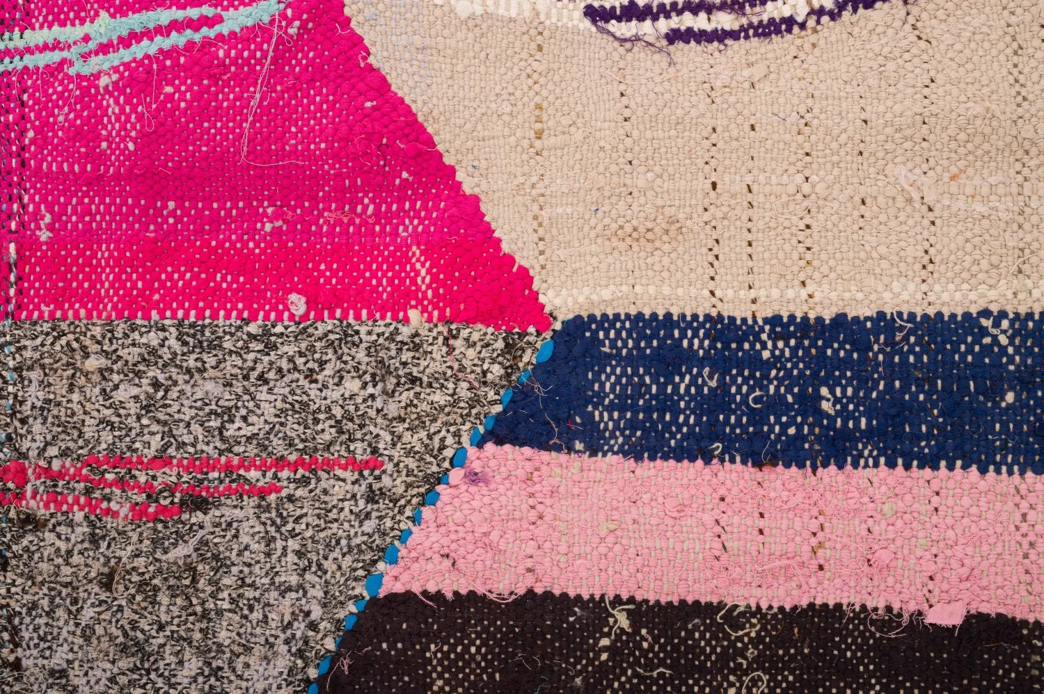 Marokkói Boucherouite szőnyeg 125 x 260 cm