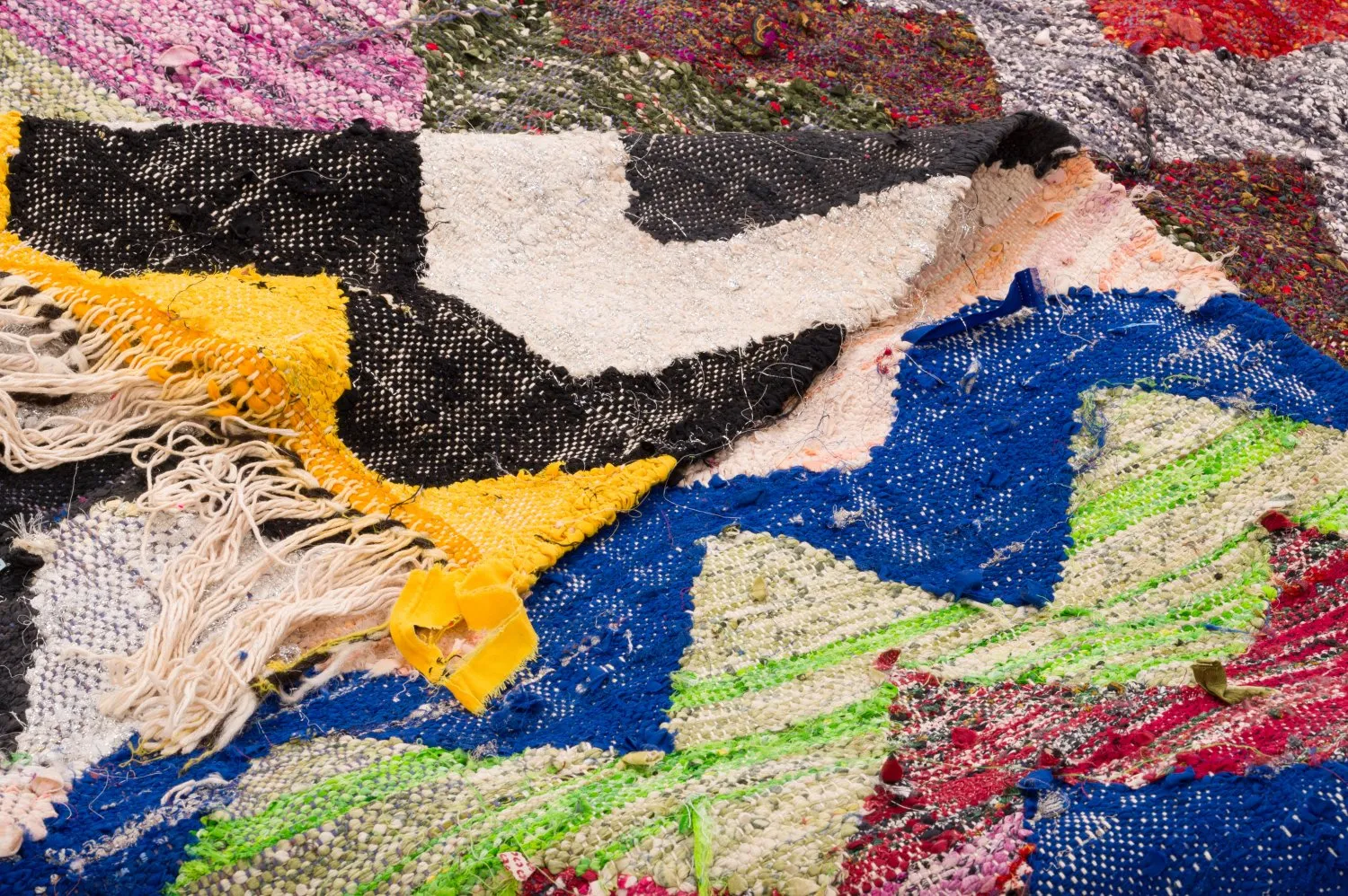 Marokkói Boucherouite szőnyeg 125 x 245 cm