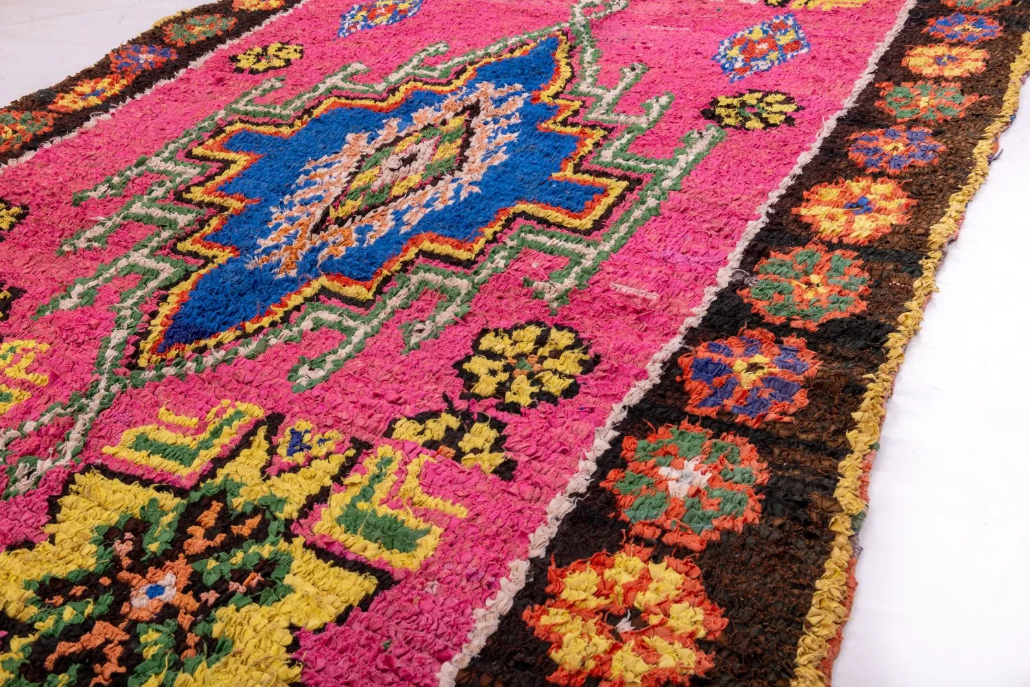 Marokkói Boucherouite szőnyeg 270 x 140 cm