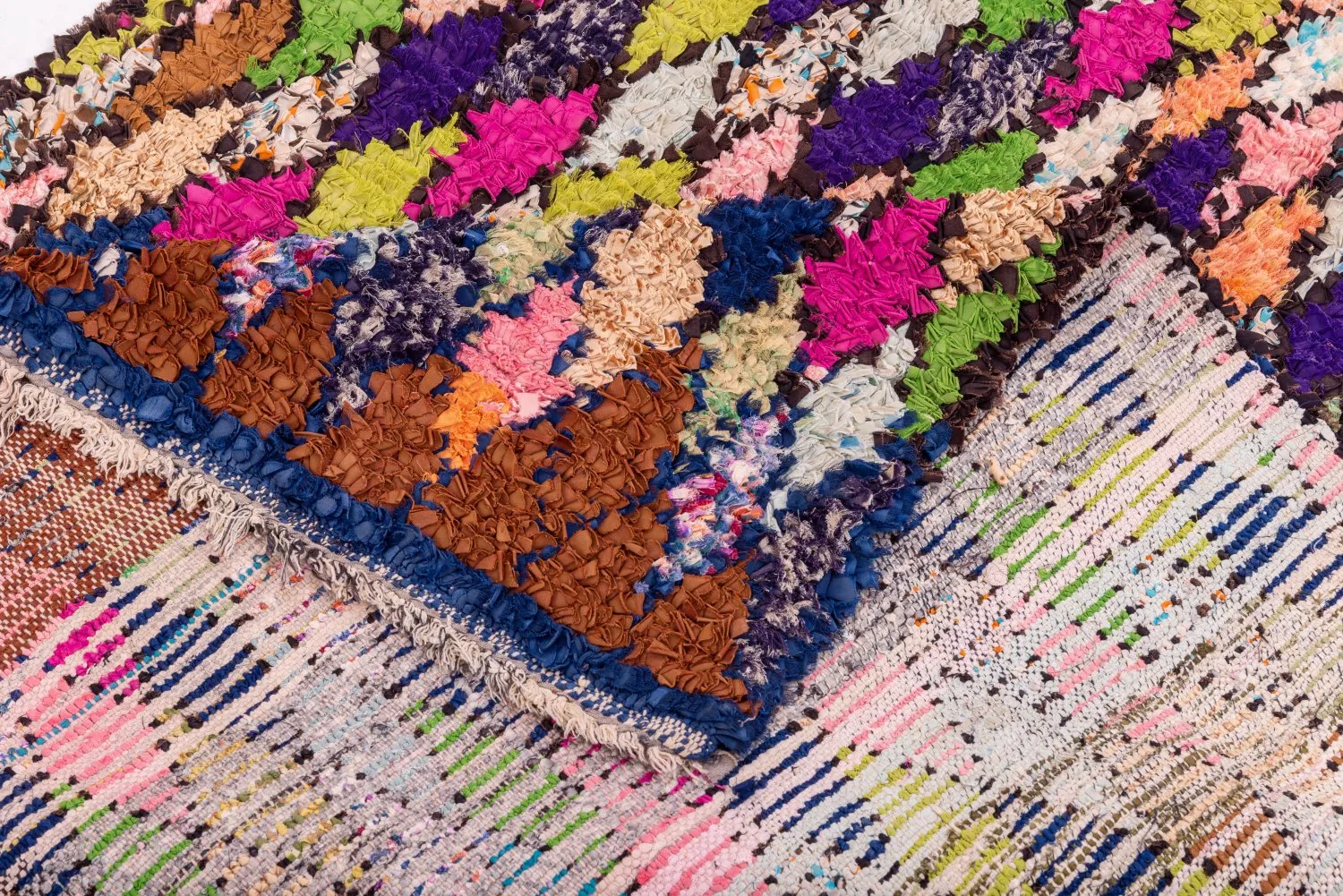 Marokkói Boucherouite szőnyeg 245 x 115 cm