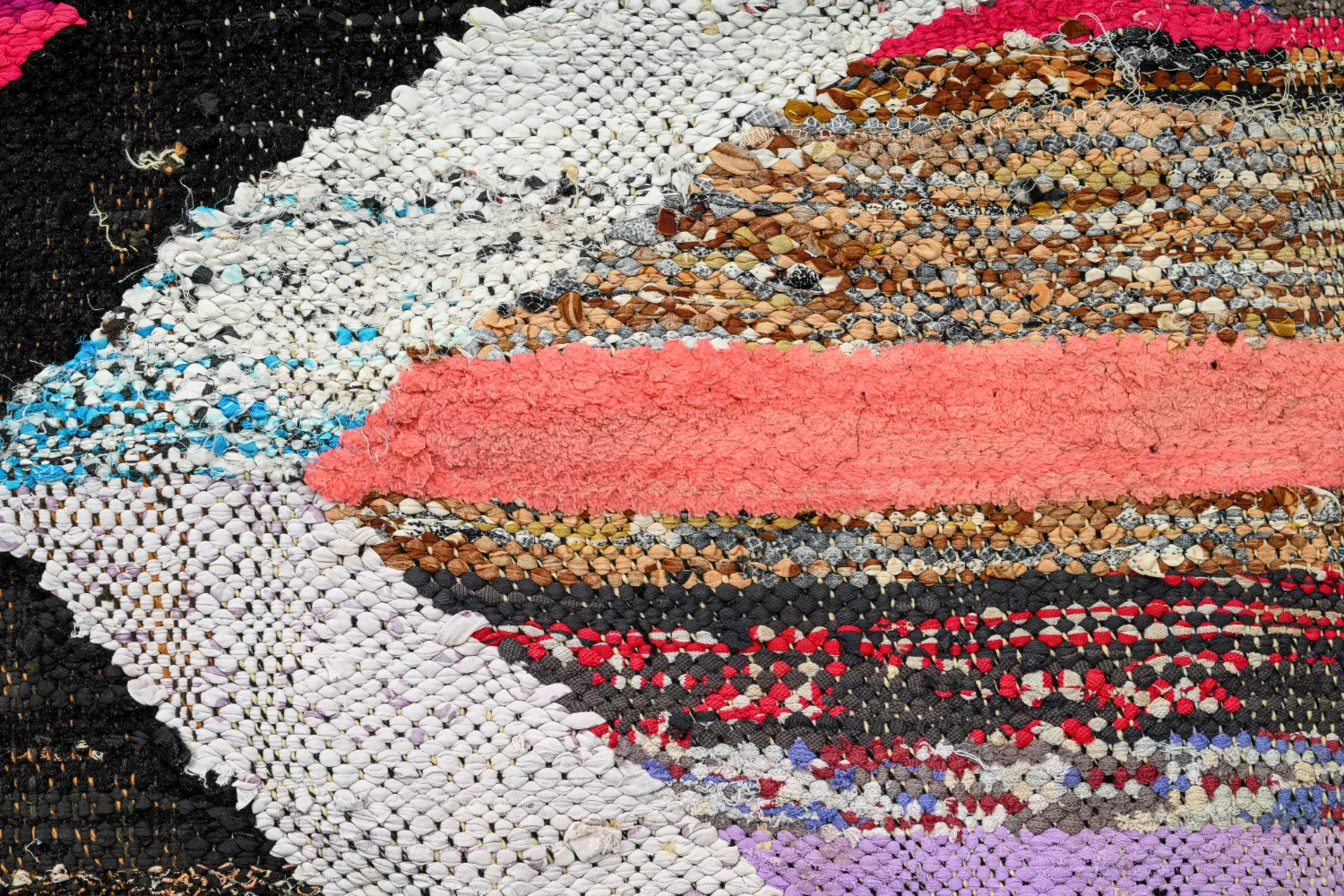 Marokkói Boucherouite szőnyeg 140 x 245 cm