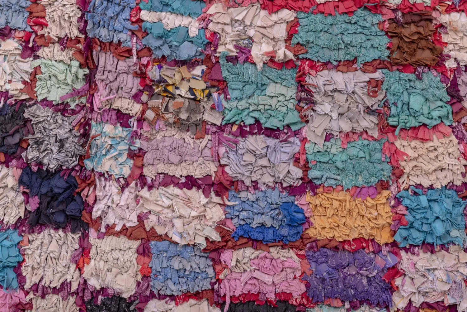 Marokkói Boucherouite szőnyeg 255 x 125 cm