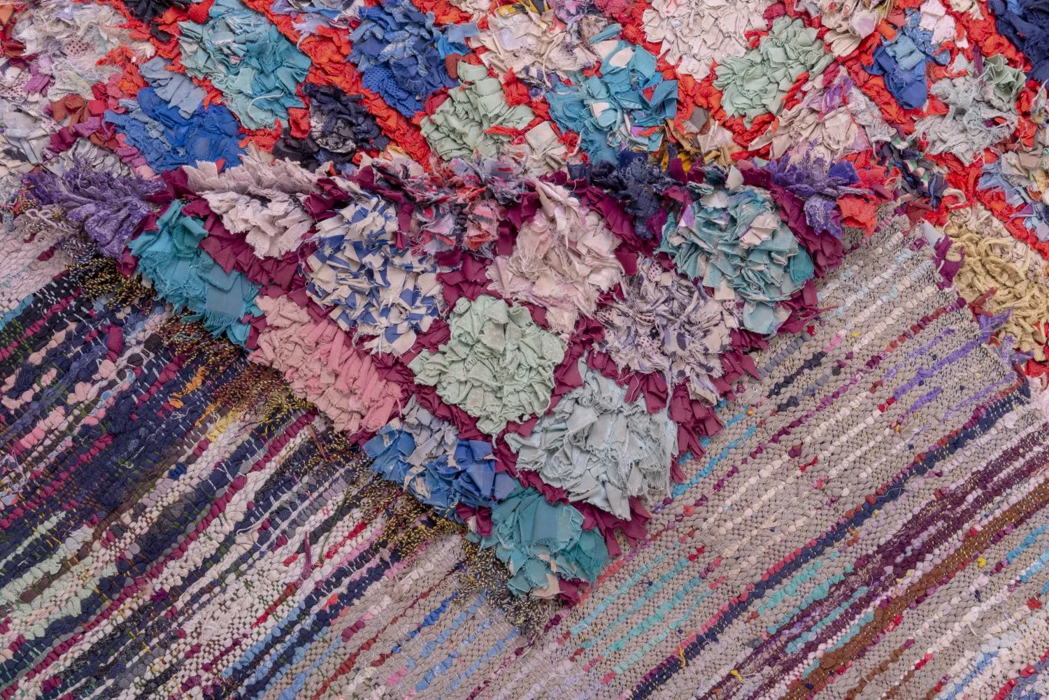 Marokkói Boucherouite szőnyeg 255 x 125 cm