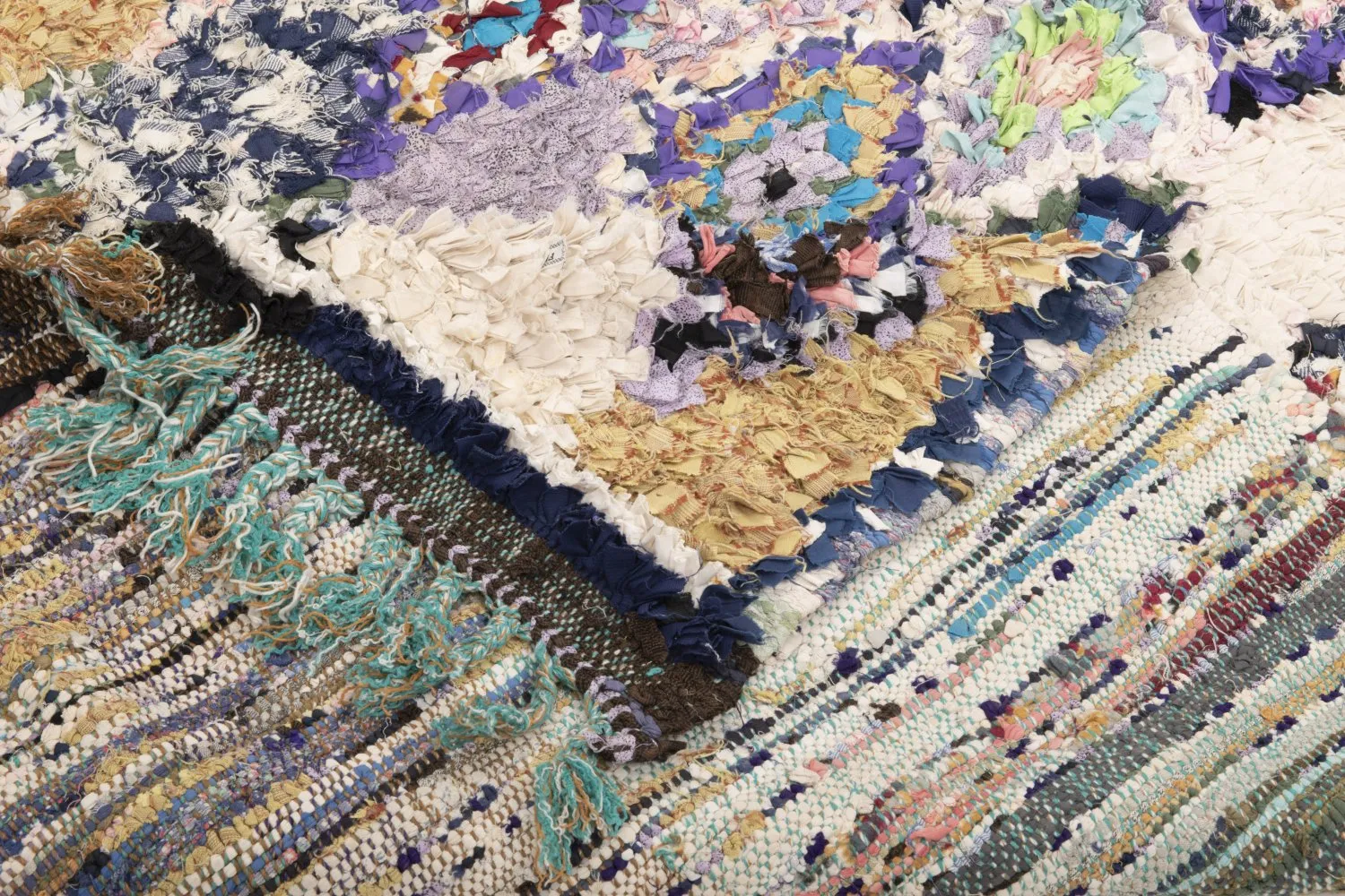 Marokkói Boucherouite szőnyeg 260 x 140 cm
