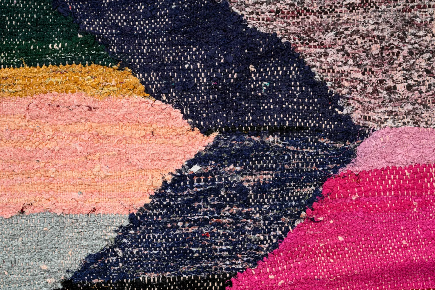 Marokkói Boucherouite szőnyeg 135 x 240 cm