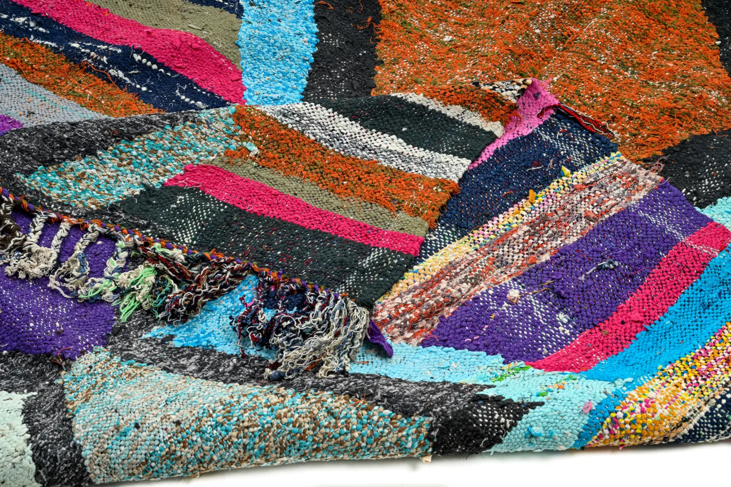 Marokkói Boucherouite szőnyeg 135 x 235 cm