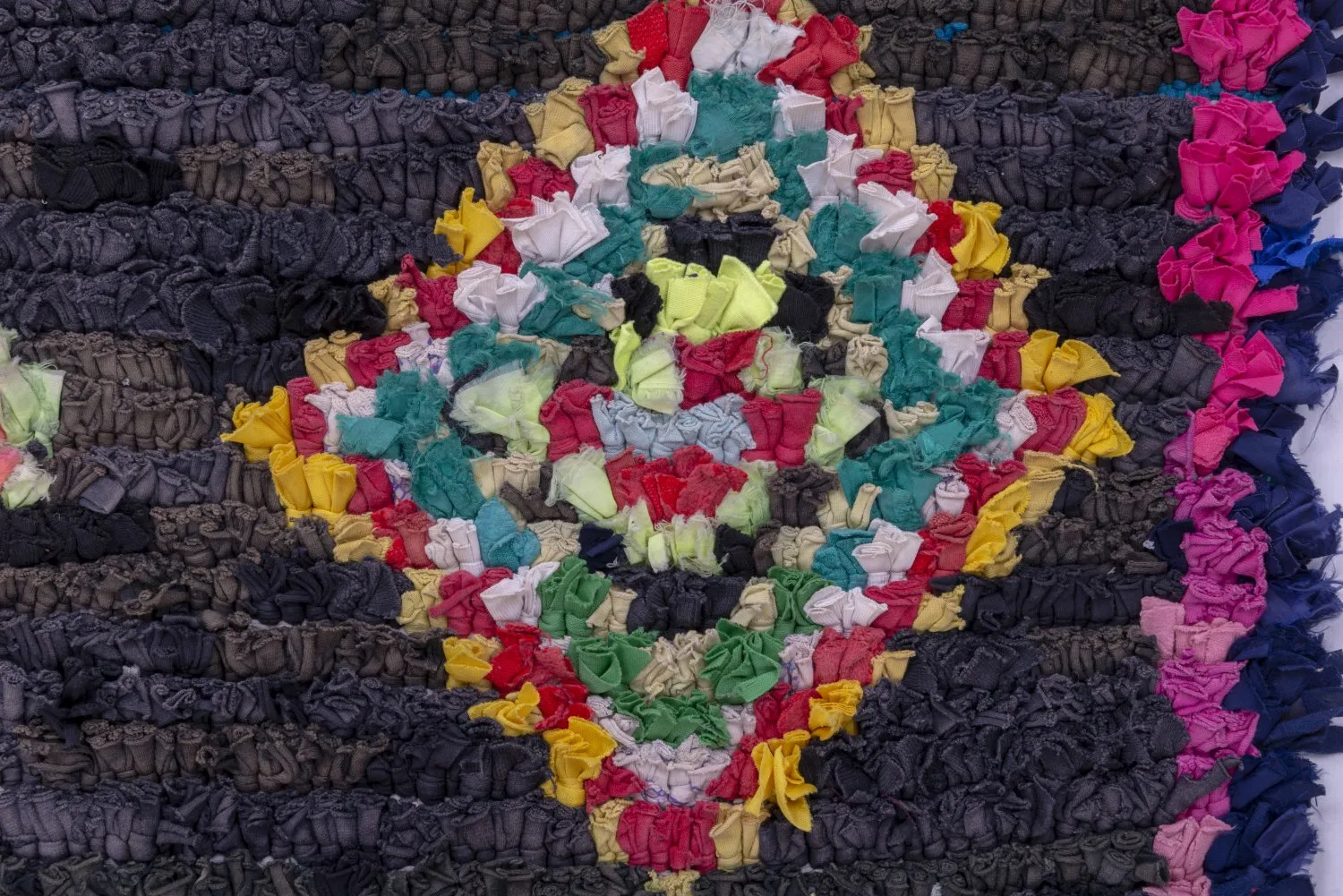 Marokkói Boucherouite szőnyeg 245 x 115 cm