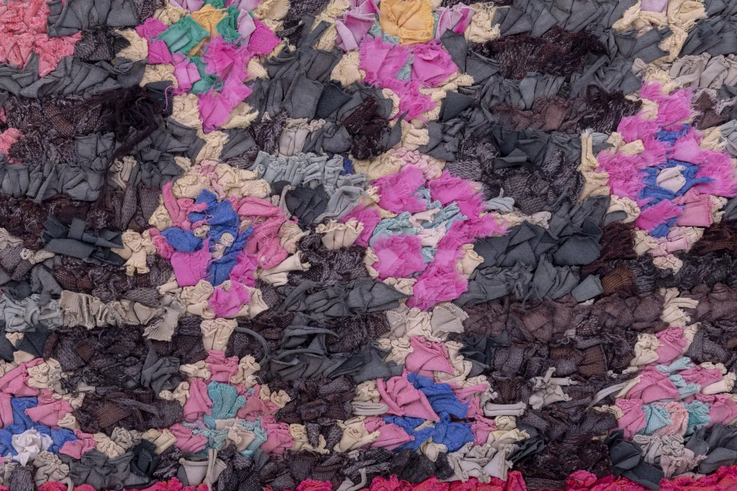Marokkói Boucherouite szőnyeg 210 x 125 cm
